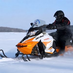 Raid motoneige au Canada